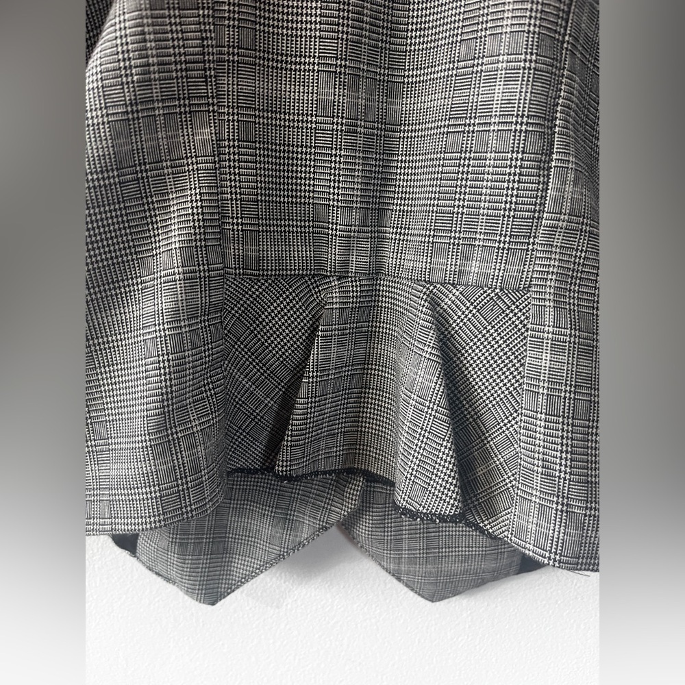 Charlotte Russe Black and Gray Plaid Vest - Picture 2 of 4